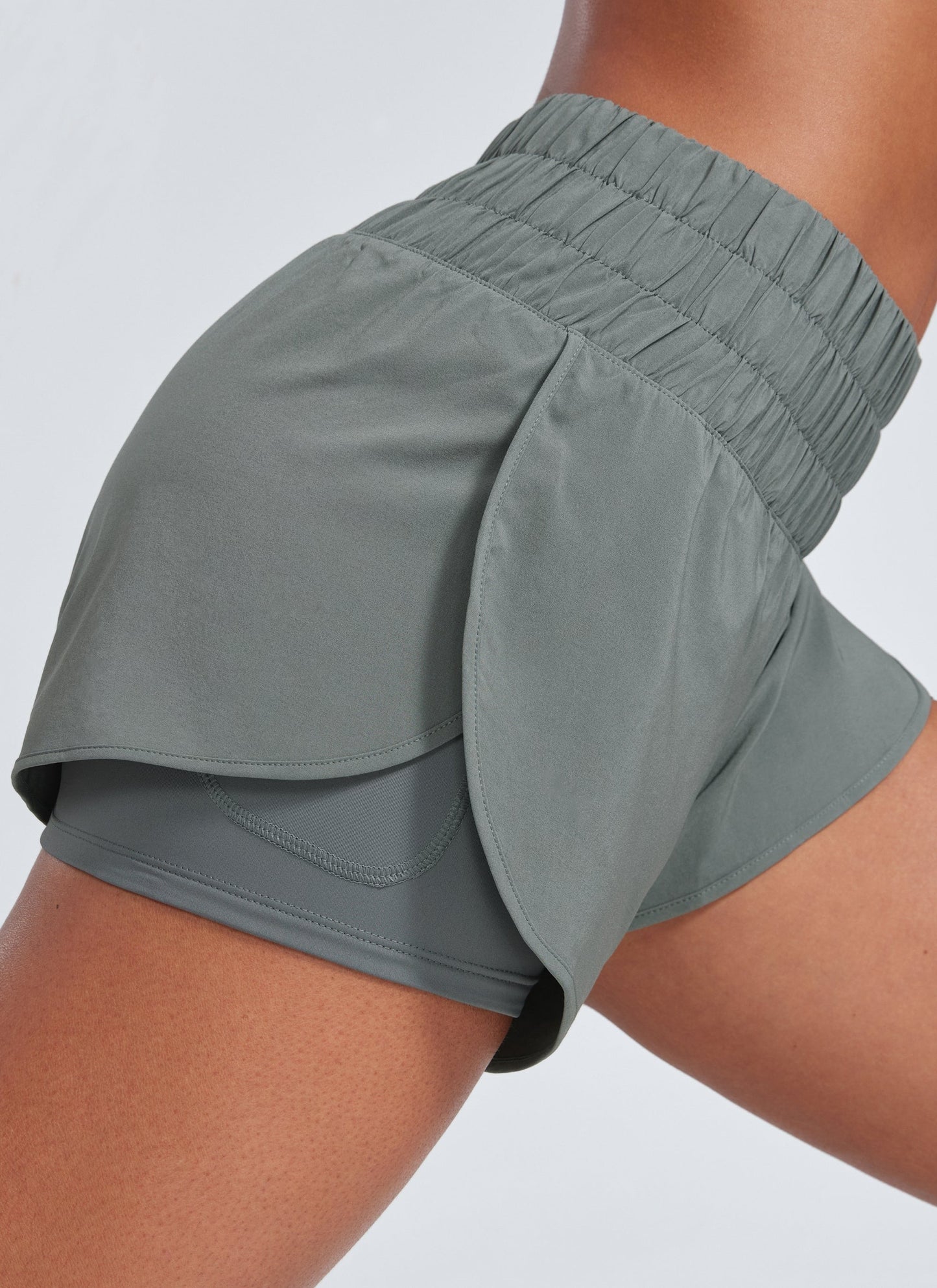Feathery-Fit Soft 2 in 1 High Rise Shorts 3''