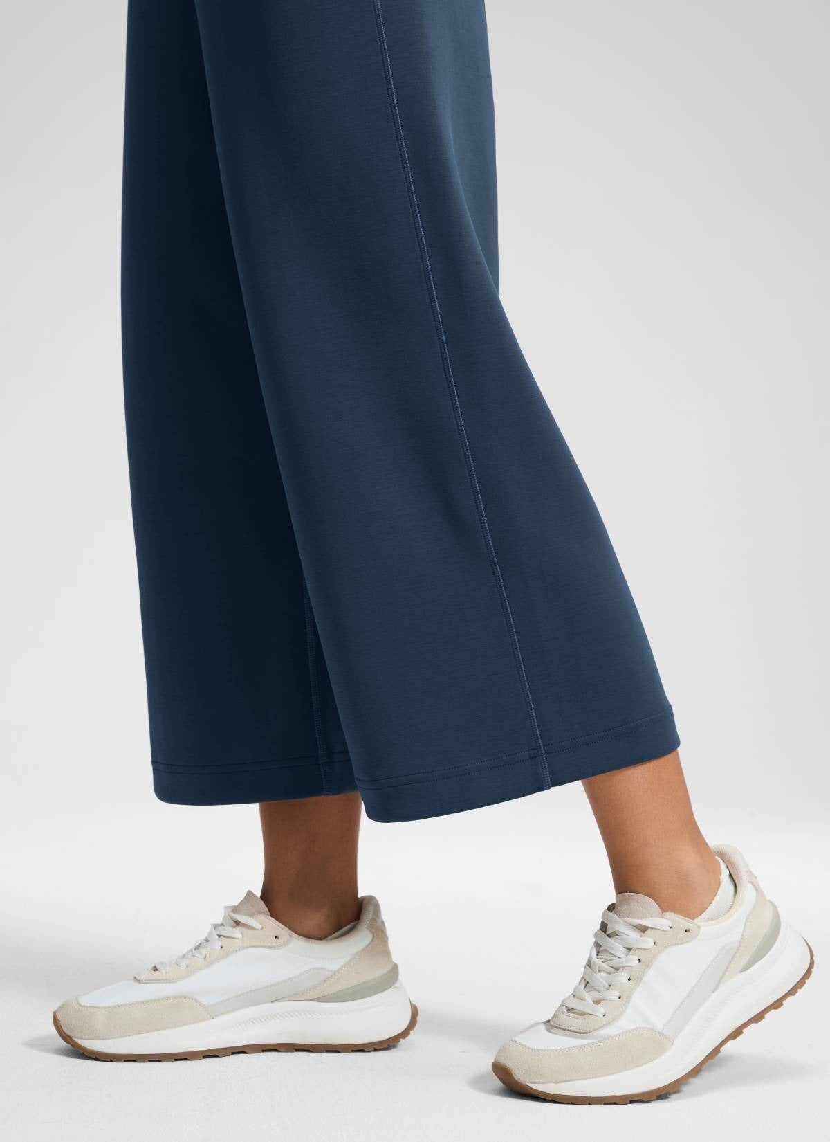 SoftAura Wide Leg Cropped Sweatpant 25"