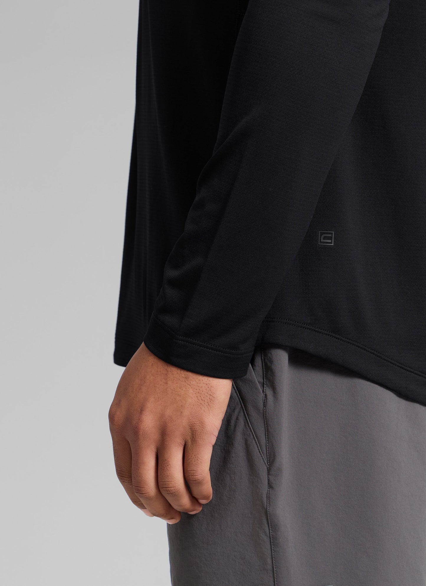 Lightweight Rounded Scallop Bottom Long Sleeves