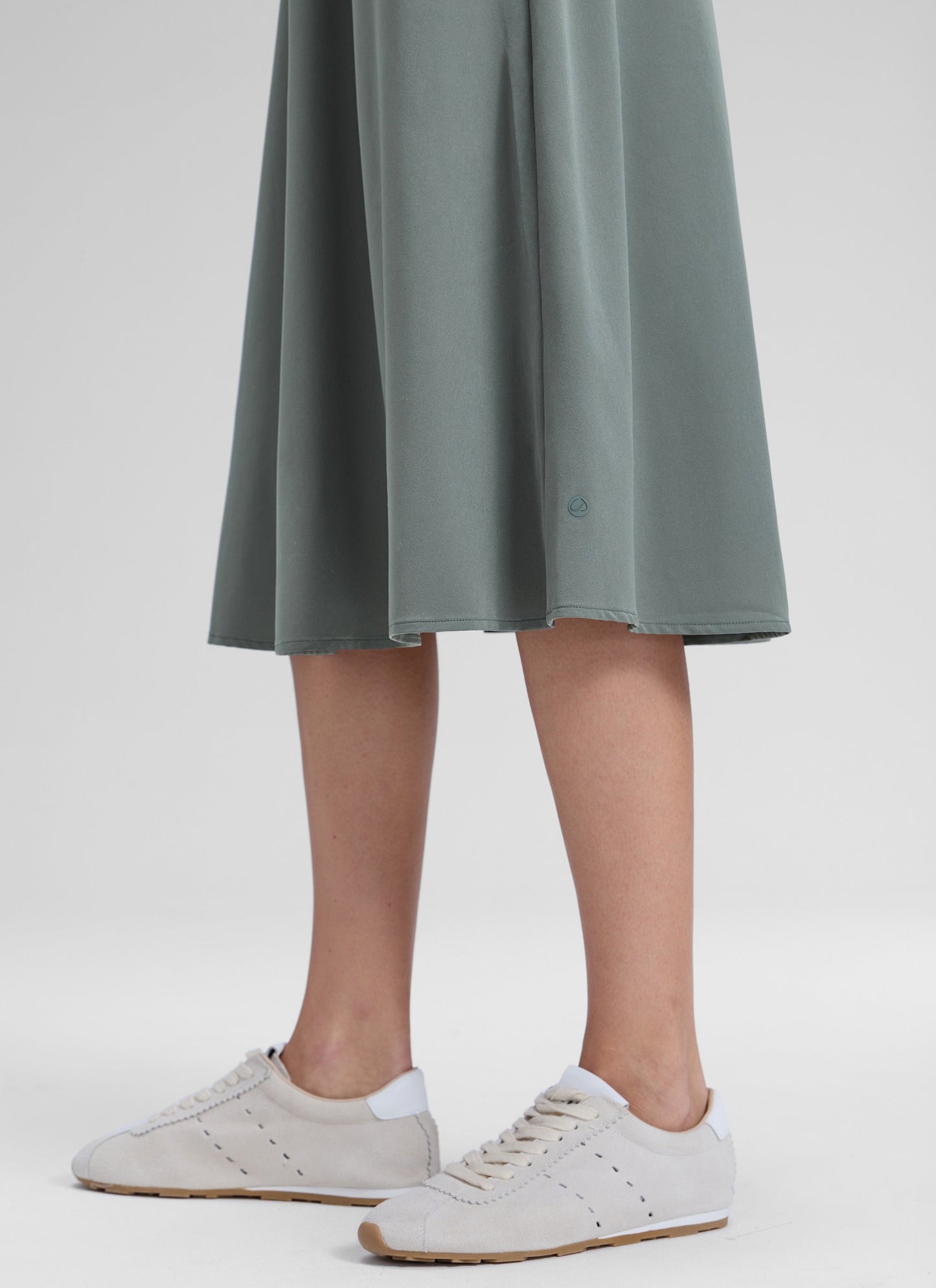 Feathery-Fit Drapey Pockets Midi Skirt
