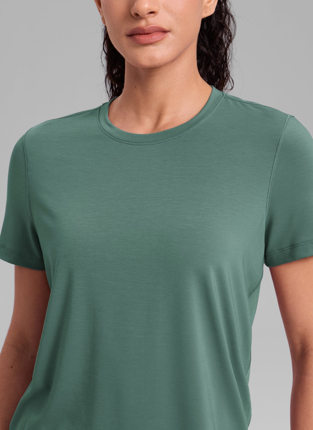 Quick Dry Crewneck Hip Length Short Sleeve