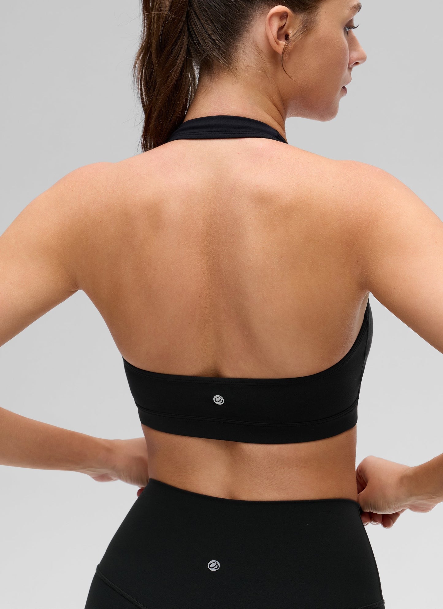 Butterluxe Scoop Neck Open Back Sports Bra