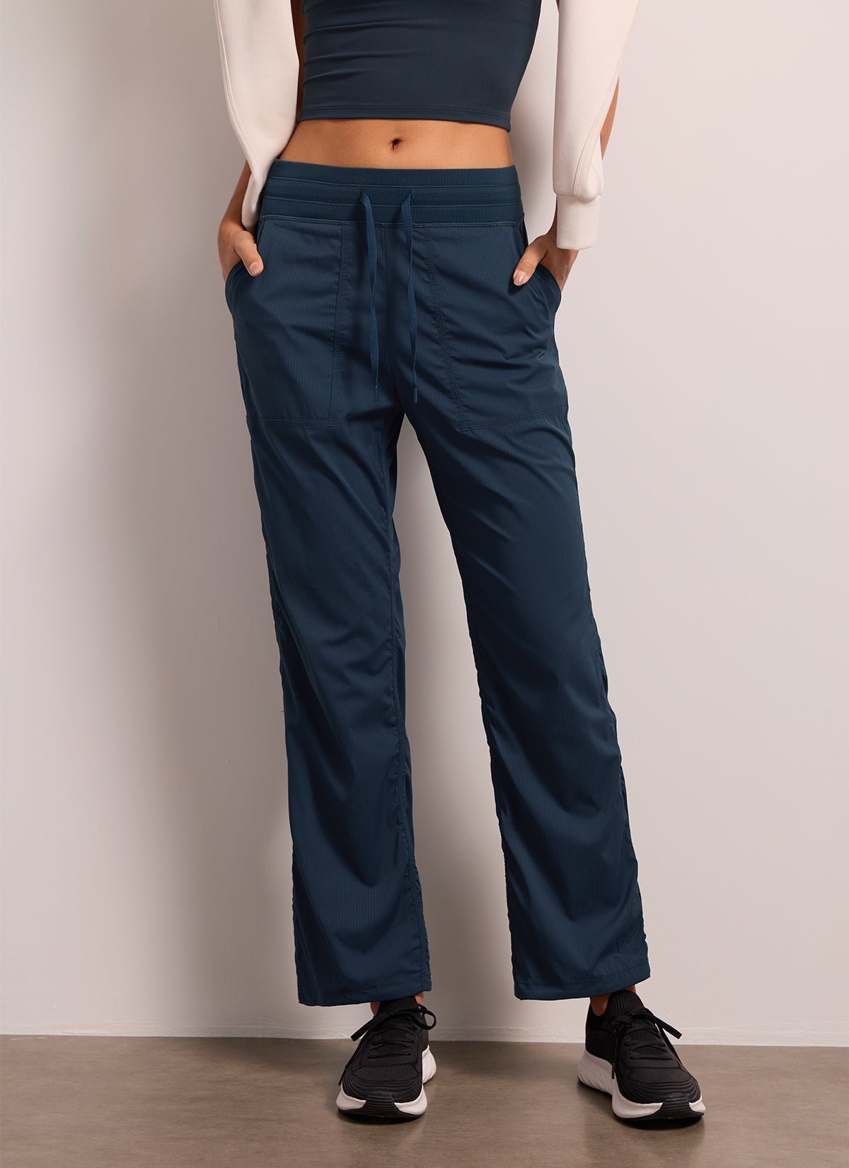Lightweight Straight Leg Workout Pocket Pant 28"