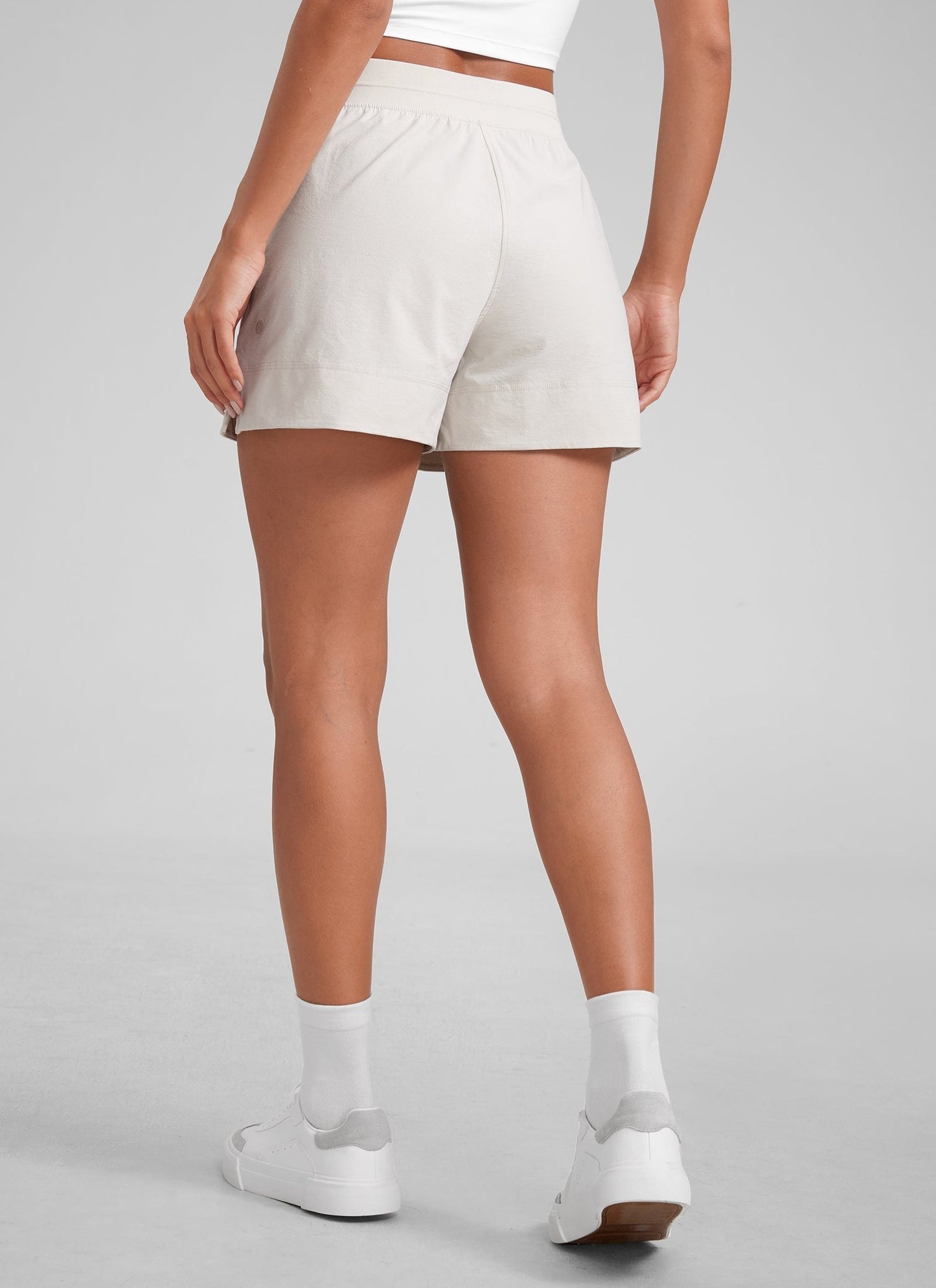 Linerless High Rise V Slit Pocket Shorts 4"