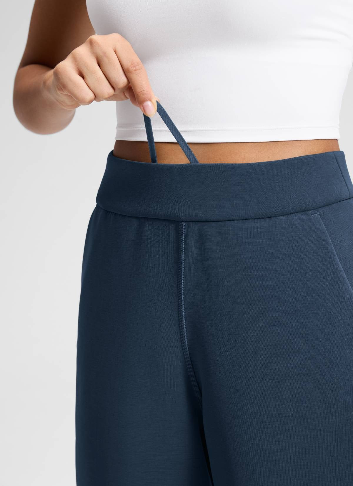 SoftAura Wide Leg Cropped Sweatpant 25"