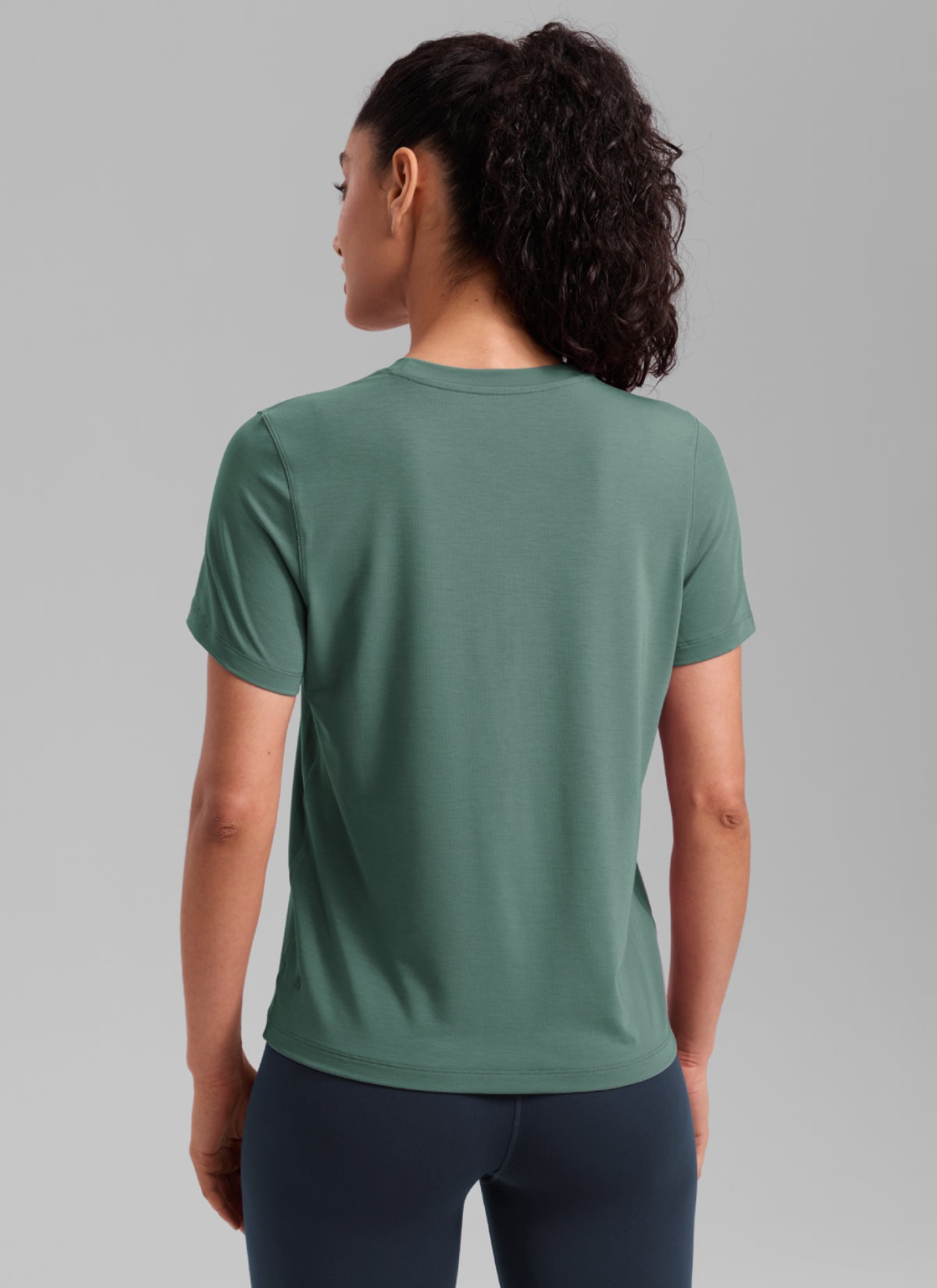 Quick Dry Crewneck Hip Length Short Sleeve