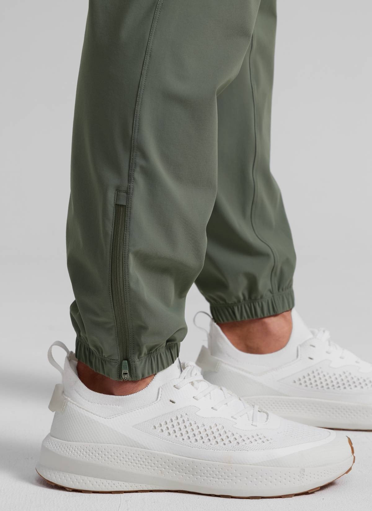 Lightweight Quick Dry Slim-Fit Joggers 29"-Zipper Pockets