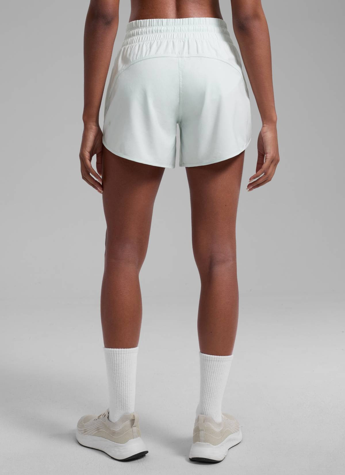 Feathery-Fit Soft Mid Rise Lined Shorts 5''