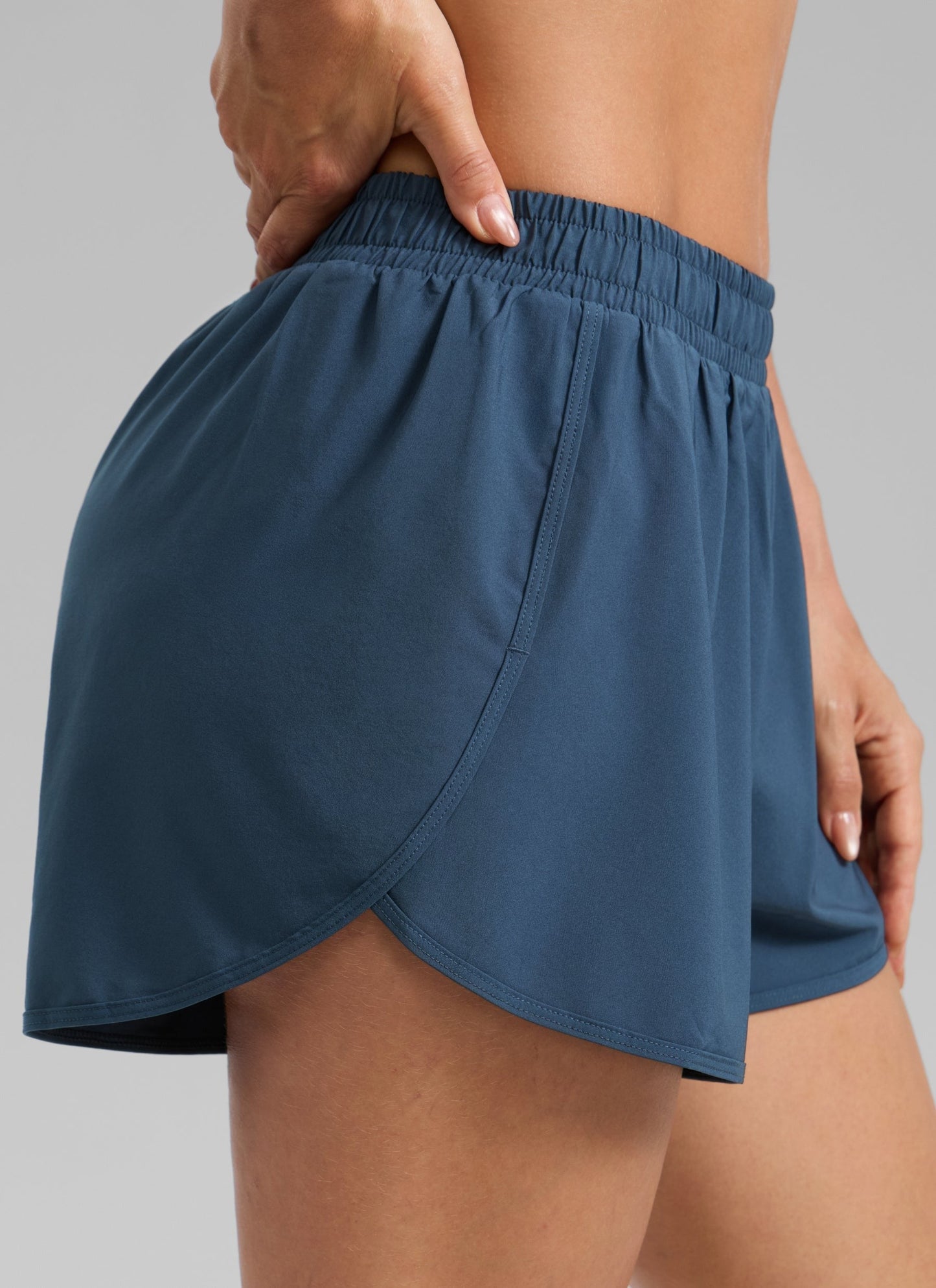 Feathery-Fit Soft Mid Rise Half Split Shorts 2.5''