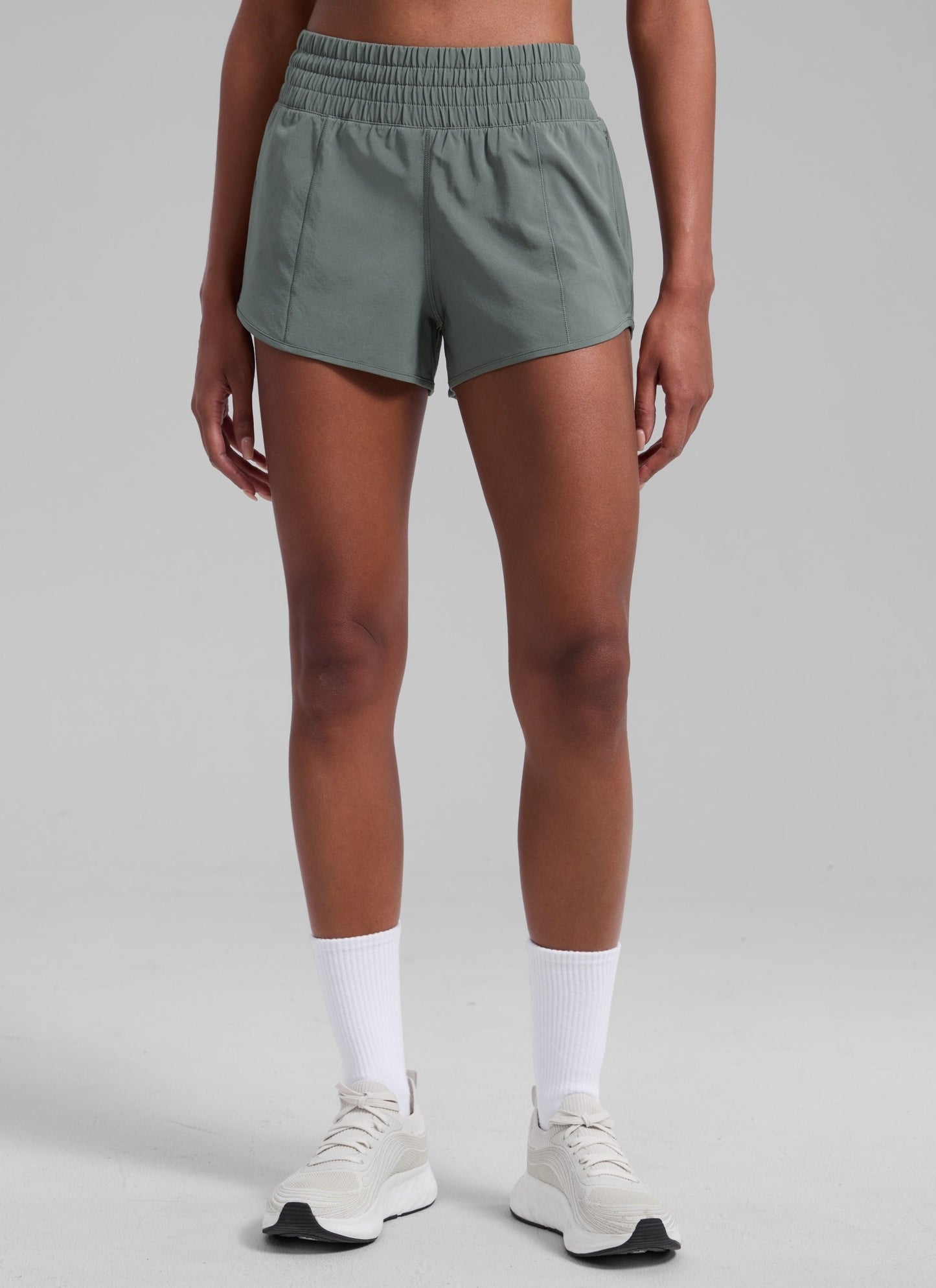 Feathery-Fit Soft Lined Zip Pocket Shorts 2.5''
